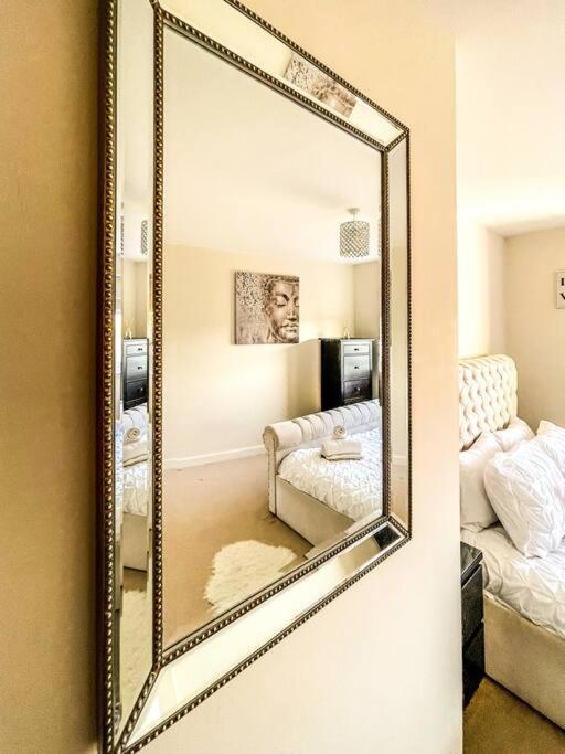 Soho Beach Apartment With Fabulous Sea View And 2 Minutes To The Beach With Free Parking And Netflix Борнмът Екстериор снимка